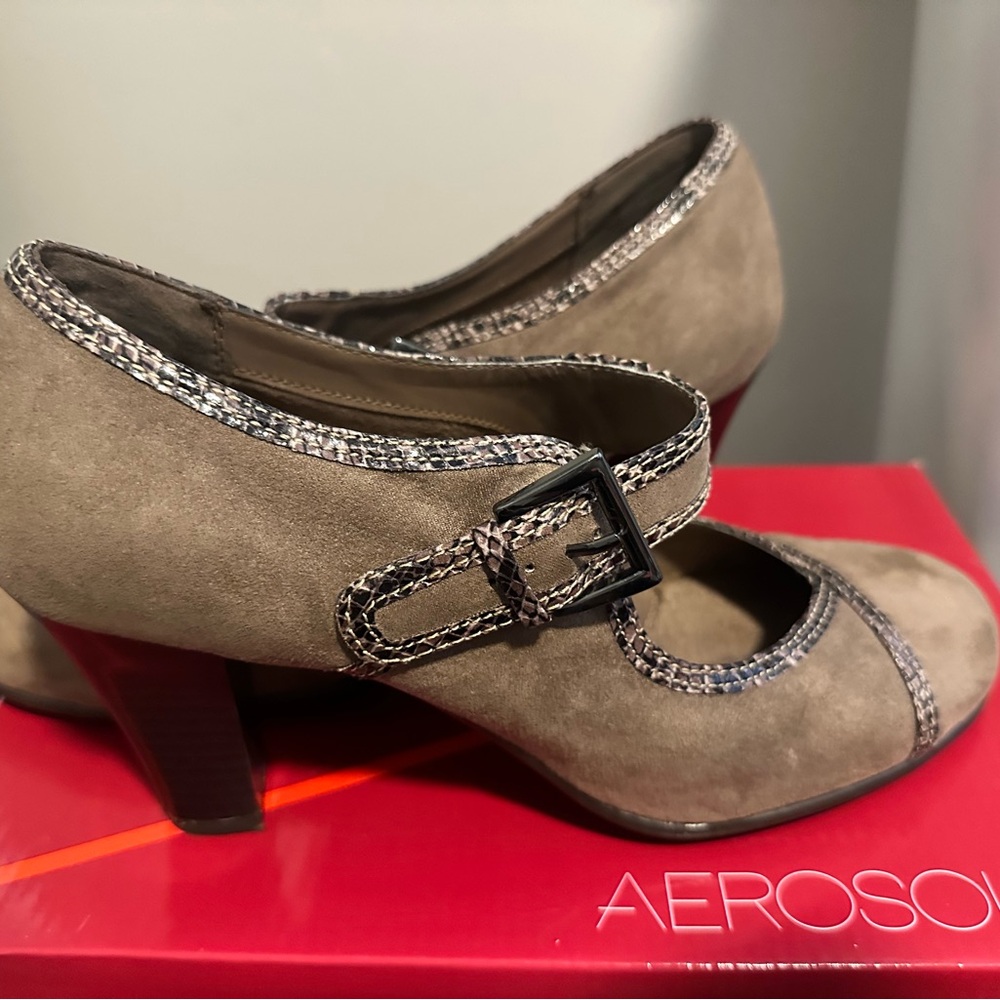 AEROSOLES Brown Mary Jane Heels